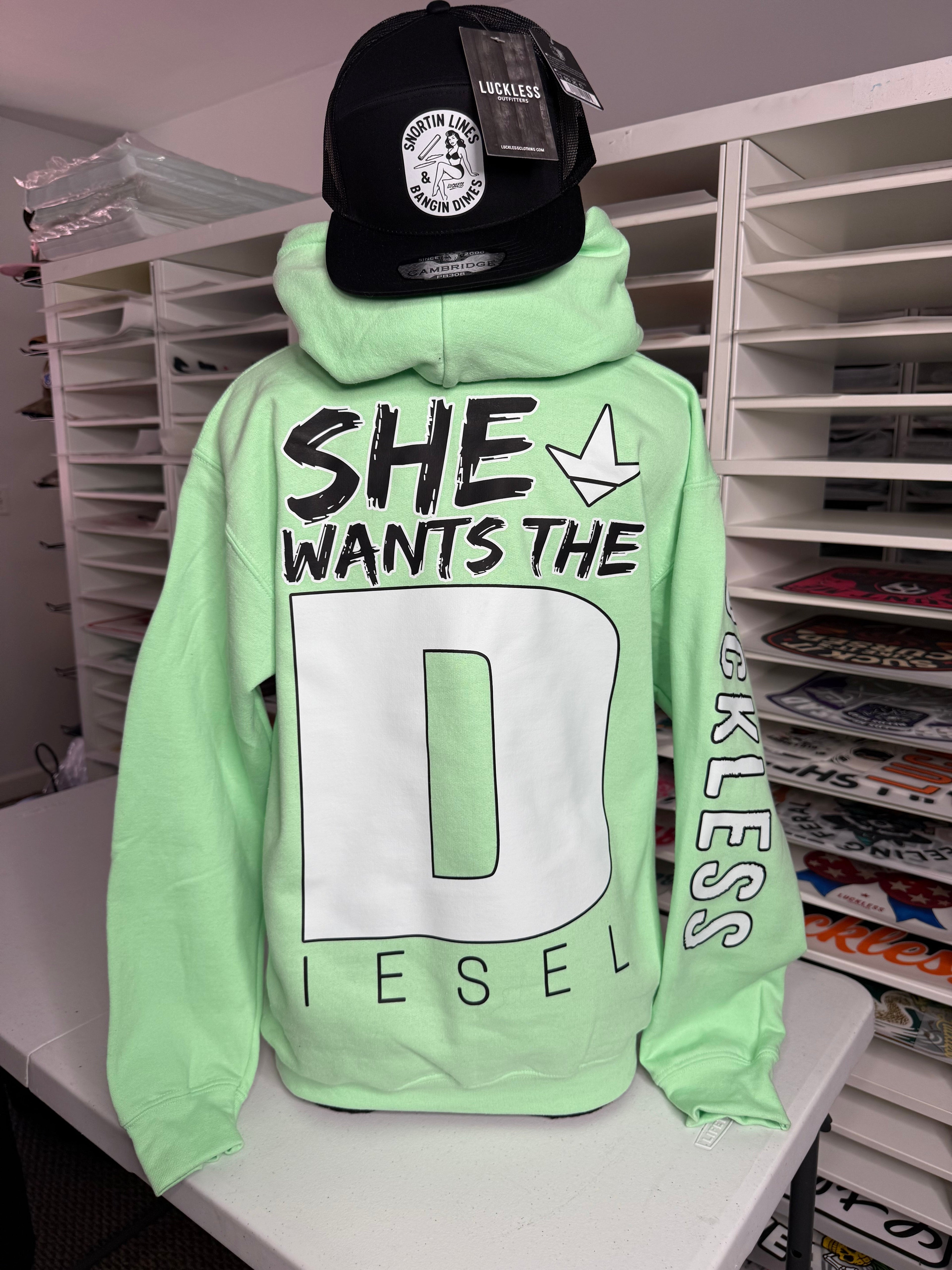 Sie will den Diesel-Hoodie