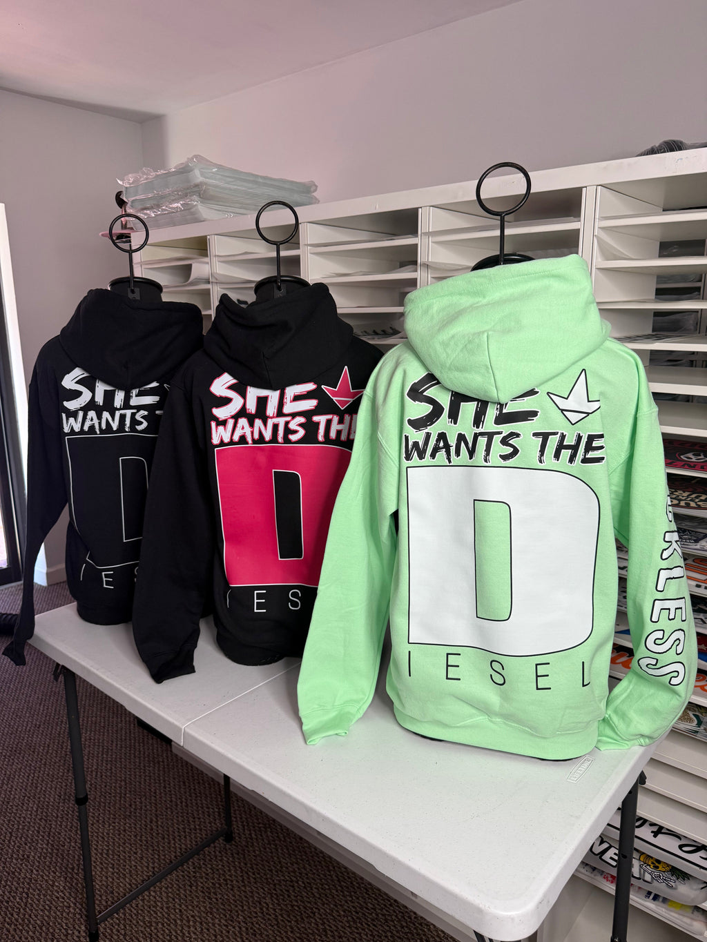 Sie will den Diesel-Hoodie