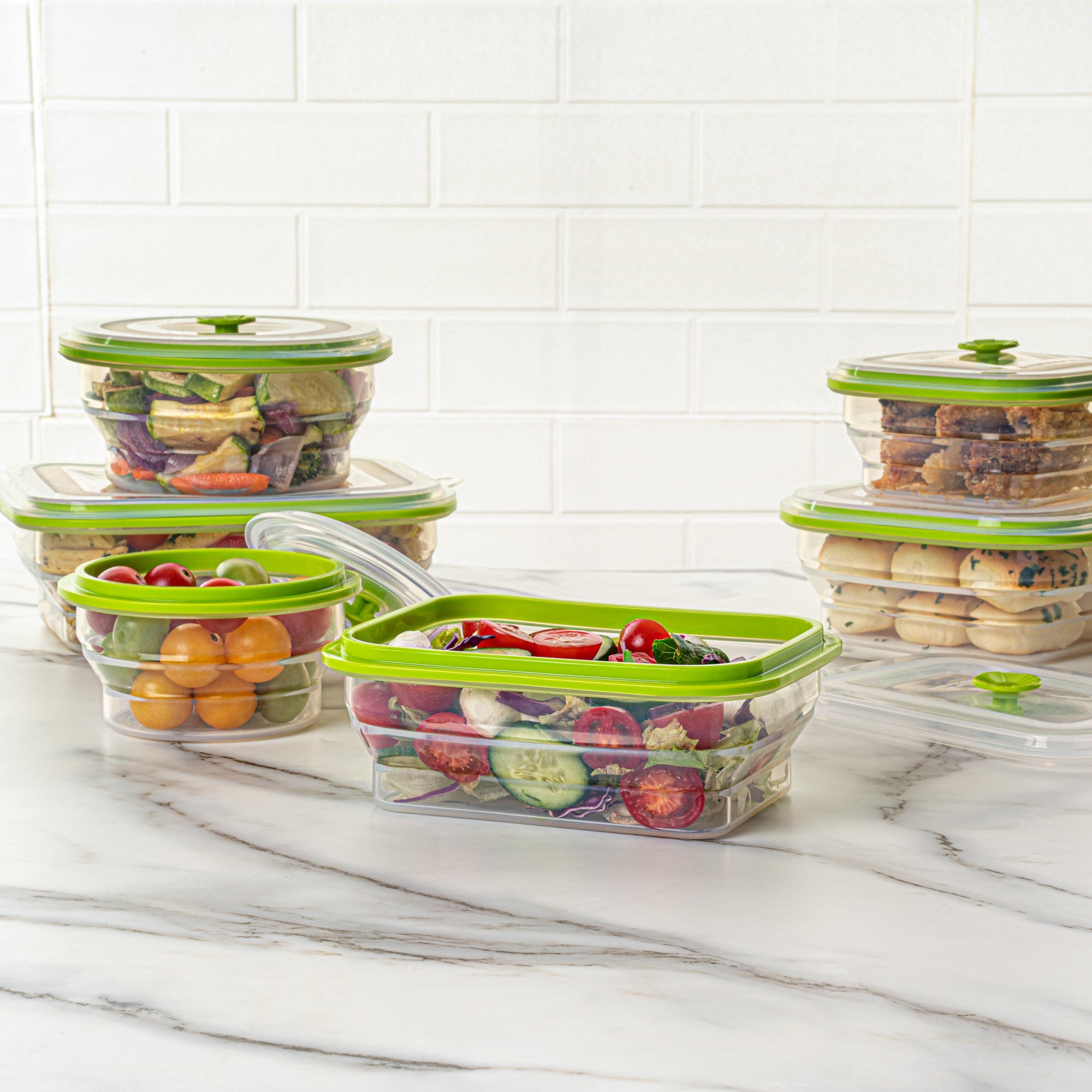 Fresh Hero 32 oz Green Silicone Airtight Food Storage Container - with Vented Lid, Collapsible - 7 3/4" x 5 1/2" x 2 3/4" - 1 count box