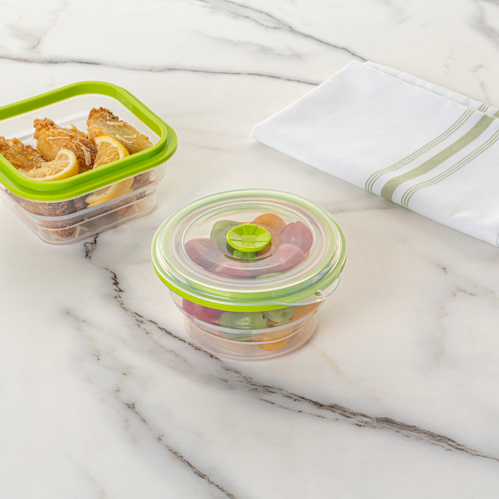 Fresh Hero 16 oz Green Silicone Airtight Food Storage Container - with Vented Lid, Collapsible - 5 3/4" x 5 3/4" x 2 3/4" - 20 count box