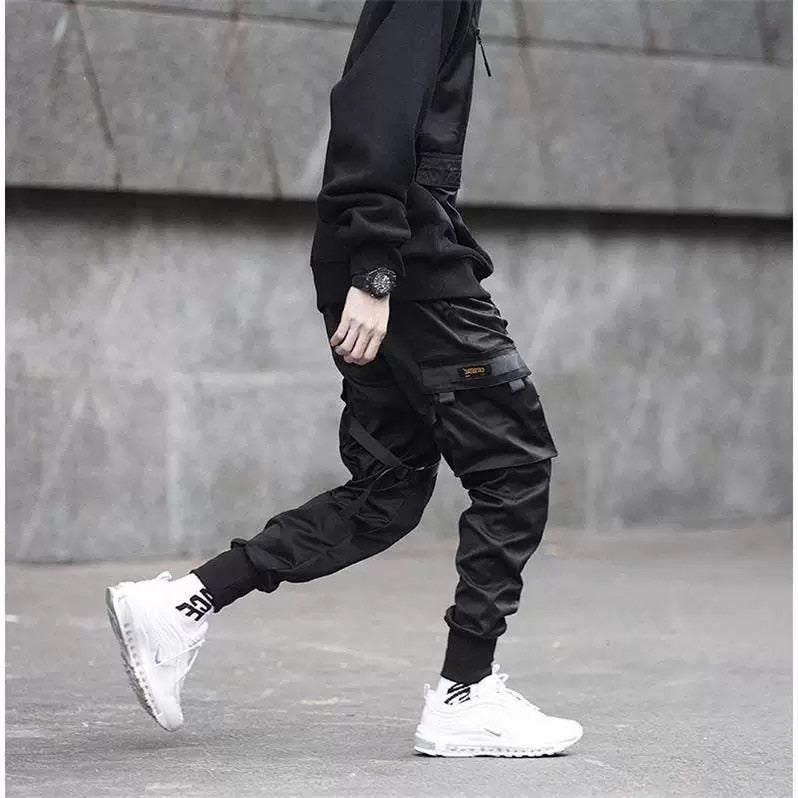 YE2032 Mattschwarze Jogginghose